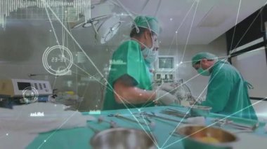 Operasyon tiyatrosunda operasyon yapan bir grup cerraha karşı olan bağlantılar. Sağlık ve tıbbi teknoloji kavramı