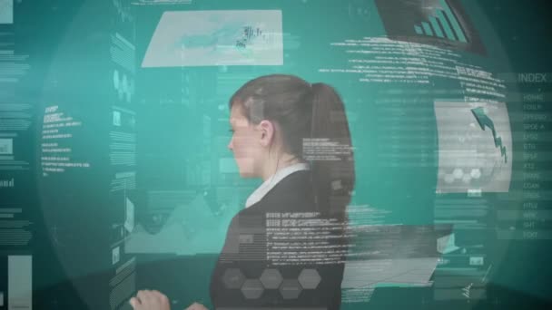 Animation Von Grafiken Daten Und Kaukasischen Geschäftsfrau Mit Grünem Touchscreen — Stockvideo
