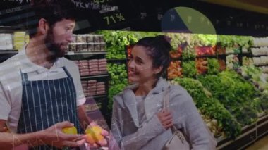 Finansal grafiklerin, marketteki mutlu beyaz erkek satıcı ve kadın müşteri üzerine animasyonu. ekonomi, finans, alışveriş ve dijital olarak üretilen küçük bağımsız iş konsepti.