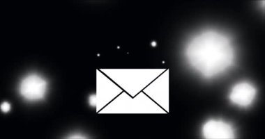 Siyah arkaplan üzerinde medya simgelerinin canlandırılması. Sosyal medya ve dijital arayüz kavramı dijital olarak oluşturulmuş video.