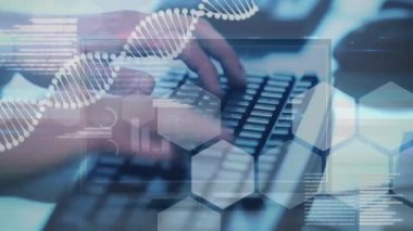 Dizüstü bilgisayar kullanan adamların veri işleme animasyonu. küresel bağlantılar, veri işleme ve teknoloji konsepti dijital olarak oluşturulmuş video.