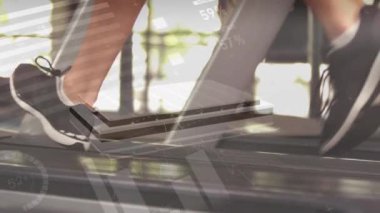 Çalışan insanlar üzerinde finansal veri işleme animasyonu. Küresel spor, veri işleme ve dijital arayüz kavramı dijital olarak oluşturulmuş video.