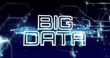 Siyah arkaplanda büyük veri metinlerinin animasyonu. Sosyal medya ve dijital arayüz konsepti dijital olarak oluşturulmuş video.