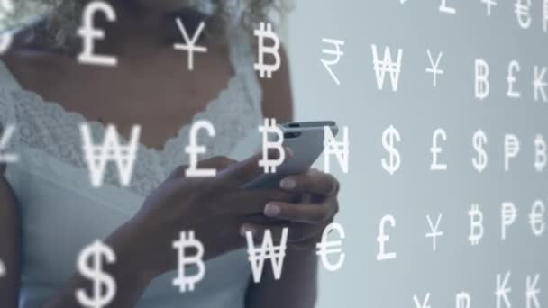 Animation Currency Symbols African American Businesswoman Using Smartphone Global Business — Stock Video