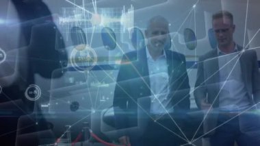 Havaalanındaki Kafkasyalı iş adamları üzerinden bağlantı ağının animasyonu. ticari, ulaşım, ağ, bağlantılar ve teknoloji konsepti dijital olarak oluşturulmuş video.