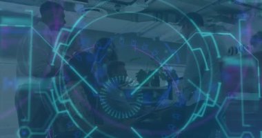 Çeşitli insan grupları üzerinde veri işleme animasyonu. küresel bağlantılar, veri işleme ve teknoloji konsepti dijital olarak oluşturulmuş video.