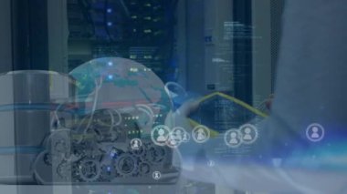 Beyaz işçilerin sunucu odasında veri işleme animasyonu. küresel iş ve dijital arayüz kavramı dijital olarak oluşturulmuş video.