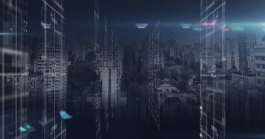 Şehir manzarasına karşı Data işleme üzerinde yanıp sönen ışığın dijital görüntüsü. Küresel ağ ve bağlantı kavramı