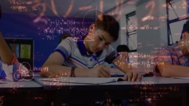 Matematik grafiklerinin okuldaki çeşitli öğrencilerin animasyonu. Okul, eğitim ve öğrenim konsepti dijital olarak oluşturulmuş video.