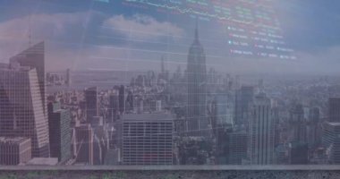 Şehirdeki finansal grafiklerin ve verilerin animasyonu. Küresel finans, ekonomi ve iş konsepti dijital olarak oluşturulmuş video.