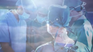 Hastanede ameliyat yapan bir grup farklı cerraha karşı olan bağlantılar. Sağlık ve tıbbi teknoloji kavramı