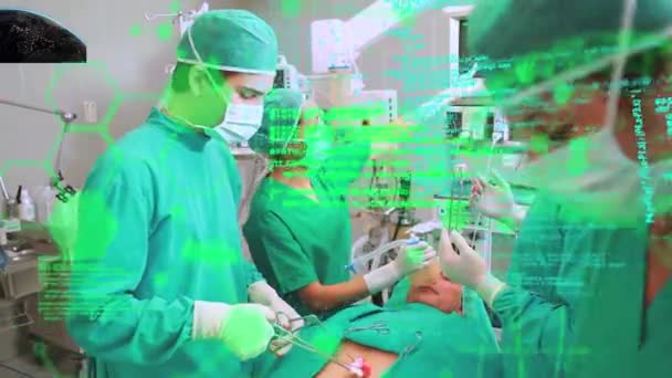 在手术室里 通过不同的外科医生对人脑进行动画和数据处理 全球医学 数据处理和保健服务概念数字制作的录像 — 图库视频影像
