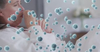 Beyaz kadın öksürürken virüs hücrelerinin canlandırılması. covid 19 pandemik konsept sırasında dijital olarak üretilen video.