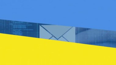 Dizüstü bilgisayar kullanarak Ukrayna bayrağının ve veri işlemenin animasyonu. Ukrayna krizi ve dijital arayüz konsepti dijital olarak oluşturulmuş video.