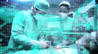 Ameliyathanedeki farklı cerrahlar üzerinde ikili kodlama ve veri işleme animasyonu. küresel tıp, veri işleme ve sağlık hizmetleri konsepti dijital olarak oluşturulmuş video.