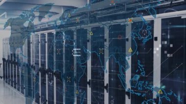 Sunucu odasında veri işleme animasyonu. küresel teknoloji ve dijital arayüz kavramı dijital olarak oluşturulmuş video.