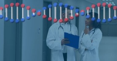 Çeşitli kadın ve erkek doktorların konuşmaları üzerine DNA animasyonu. ekonomi, finans, sağlık ve tıp konsepti dijital olarak oluşturulmuş video.