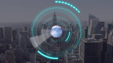 Radarda ve şehirde 5G animasyonu. küresel ağ, bağlantılar, veri ve teknoloji konsepti dijital olarak oluşturulmuş video.