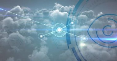 Veri işleme ve bulutların üzerindeki göz simgesinin canlandırılması. Sosyal medya ve dijital arayüz konsepti dijital olarak oluşturulmuş video.