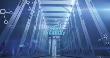 Veri işleme ve sunucu odasının üzerinde anahtar simgesinin canlandırması. Sosyal medya ve dijital arayüz konsepti dijital olarak oluşturulmuş video.