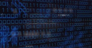 Siyah arkaplan üzerinde veri işleme animasyonu. küresel teknoloji ve dijital arayüz kavramı dijital olarak oluşturulmuş video.