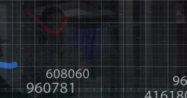 Çeşitli iş adamlarından oluşan bir grup üzerinde finansal veri işleme animasyonu. Küresel iş, finans, dijital arayüz ve bağlantılar konsepti dijital olarak oluşturulmuş video.