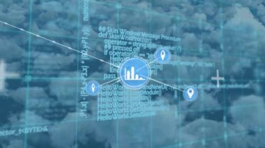 Mavi gökyüzündeki bulutlara karşı dijital simgeler ve veri işleme ağı. küresel ağ oluşturma ve bulut veri depolama teknolojisi kavramı