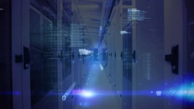 Sunucular üzerinde veri işleme animasyonu. küresel ağ, bağlantılar, veri ve teknoloji konsepti dijital olarak oluşturulmuş video.