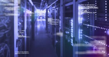 Sunucular üzerinde veri işleme animasyonu. Veri işleme, ağ ve teknoloji konsepti dijital olarak oluşturulmuş video.