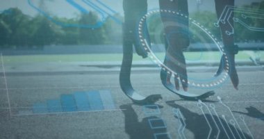 Engelli Afro-Amerikan erkek koşucunun veri işleme animasyonu. Küresel spor, engellilik ve dijital arayüz kavramı dijital olarak oluşturulmuş video.