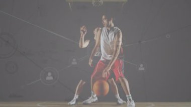 Çeşitli basketbol oyuncuları üzerinden bağlantı ağının animasyonu. global spor, bağlantılar ve dijital arayüz konsepti dijital olarak oluşturulmuş video.