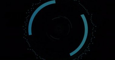 Siyah zemin üzerindeki işlem çemberinin canlandırması. Veri işleme ve teknoloji konsepti dijital olarak oluşturulmuş video.