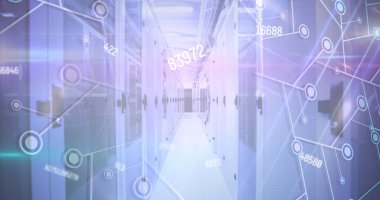 Sunucu odasında yüzen numaralarla bağlantı ağının resmi. dijital arayüz küresel bağlantılar kavramı dijital olarak oluşturulmuş görüntü.