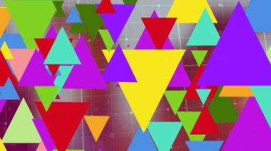 Kırmızı arkaplanda renkli şekillerin canlandırılması. Küresel teknoloji, bilgisayar ve dijital arayüz kavramı dijital olarak oluşturulmuş video.