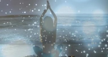 Kafkas kadın üzerinde yoga yapan beneklerin animasyonu. Küresel iş ve dijital arayüz kavramı dijital olarak oluşturulmuş video.