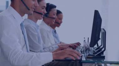 Çocuk kitabı günü animasyonu bilgisayar kullanan çeşitli iş adamları üzerine yazılmış. Küresel iş ve dijital arayüz kavramı dijital olarak oluşturulmuş video.