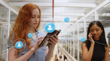 Ofisteki çeşitli iş adamlarıyla olan bağlantıların animasyonu. küresel iş, bağlantılar ve dijital arayüz konsepti dijital olarak oluşturulmuş video.