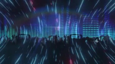 Sahne ışıkları ve mor ışık yollarıyla dans eden insanların animasyonları. Parti müziği ve eğlence konsepti dijital olarak oluşturuldu.