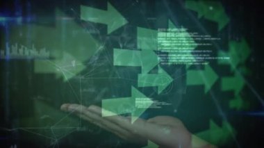 Okların animasyonu, veri işleme ve el üstünde dönen dünya. küresel bağlantılar, teknoloji ve dijital arayüz konsepti dijital olarak oluşturulmuş video.