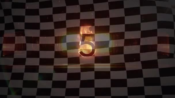 Animace Zářícího Hořícího Čísla Pět Nad Vlnící Černobílou Závodní Vlajkou — Stock video