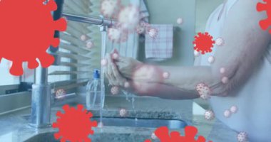 Kafkasyalı yaşlı bir kadının ellerini yıkaması üzerine kovid 19 hücre animasyonu. Küresel covid 19 salgın, veri işleme ve sağlık hizmetleri konsepti dijital olarak oluşturulmuş video.