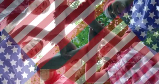 Анімація Прапора Усами Щасливих Дітей Тримаються Руки Американський Патріотизм Дитинство — стокове відео