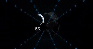 Siyah arkaplan üzerinde veri işleme ve küre animasyonu. Küresel iş, bilgisayar ve dijital arayüz kavramı dijital olarak oluşturulmuş video.