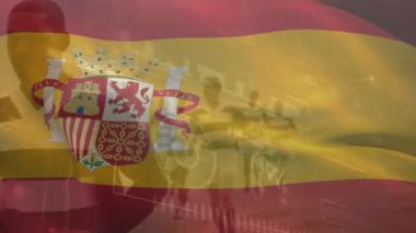 Ragbi oyuncuları üzerinde İspanyol bayrağı sallamanın animasyonu. Küresel spor, dijital arayüz ve veri işleme kavramı dijital olarak oluşturulmuş video.