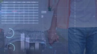 Çeşitli insanlar üzerinde finansal veri işleme animasyonu. Dijital olarak oluşturulan küresel finansman, bilgisayar ve dijital arayüz kavramı.
