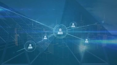 Güneş panelleri üzerindeki bağlantı ağının ve dijital şehir manzarasının animasyonu. Dijital olarak oluşturulmuş küresel bağlantılar, bilgisayar ve dijital arayüz kavramı.