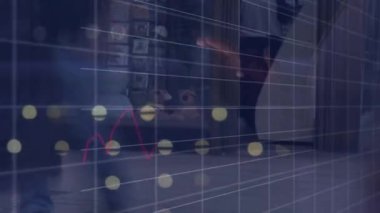 Çeşitli insanlar üzerinde finansal veri işleme animasyonu. Dijital olarak oluşturulan küresel finansman, bilgisayar ve dijital arayüz kavramı.