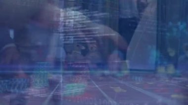 Çeşitli insanlar üzerinde finansal veri işleme ve kumarhanenin animasyonu. Dijital olarak oluşturulan küresel finansman, bilgisayar ve dijital arayüz kavramı.