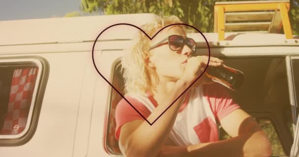 Animation Neon Heart Caucasian Woman Car Drinking Beer Party Fun — 图库视频影像