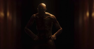 Karanlık tüneldeki canavar gibi sersemlemiş bir insan görüntüsü. Korku, korku, resim oyunları ve dijital olarak üretilen bilim kurgu konsepti.